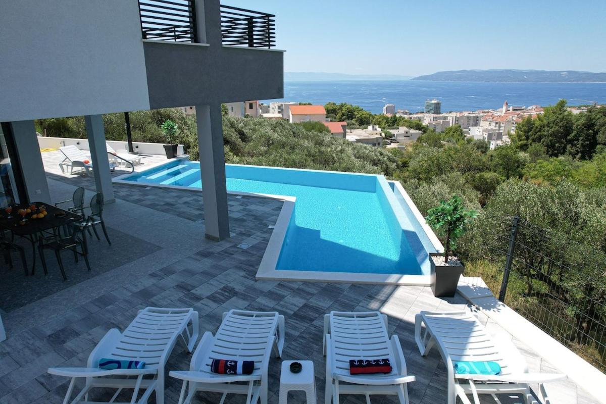 Lamar Super Views In Villa Makarska
