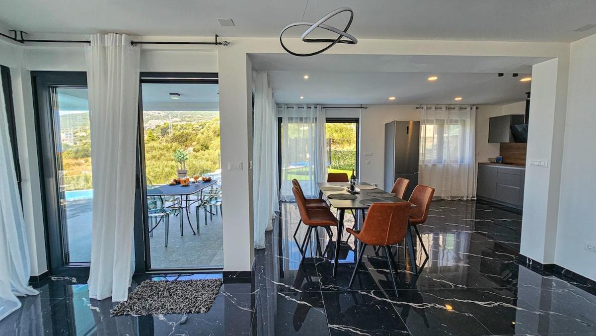 Villa Lamar Super Views In *