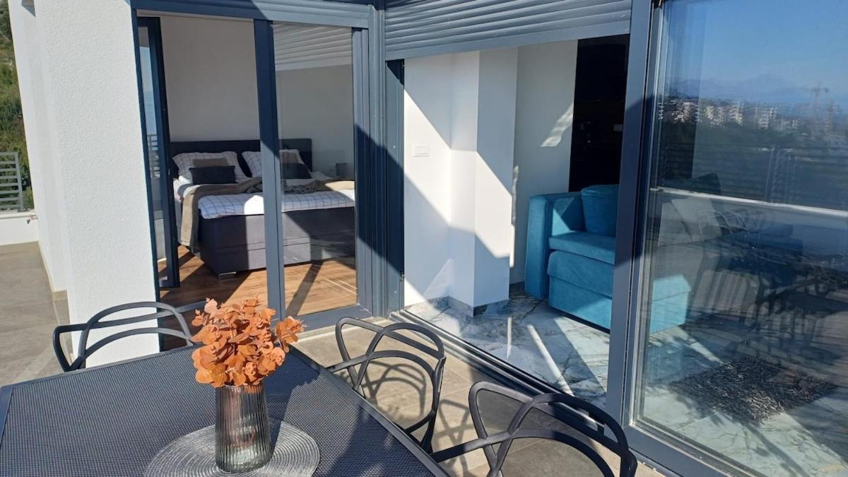 Lamar Super Views In Villa Makarska