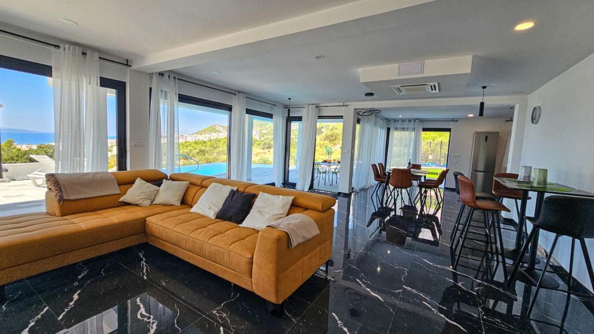 Villa Lamar Super Views In Makarska