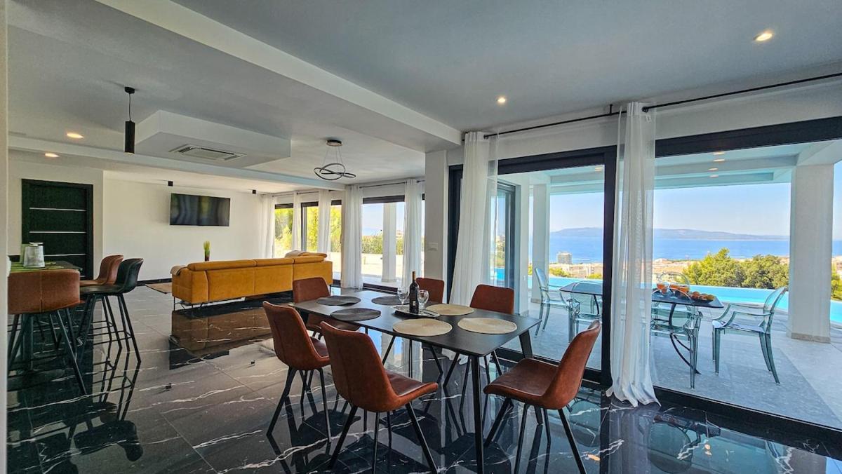 Lamar Super Views In Makarska
