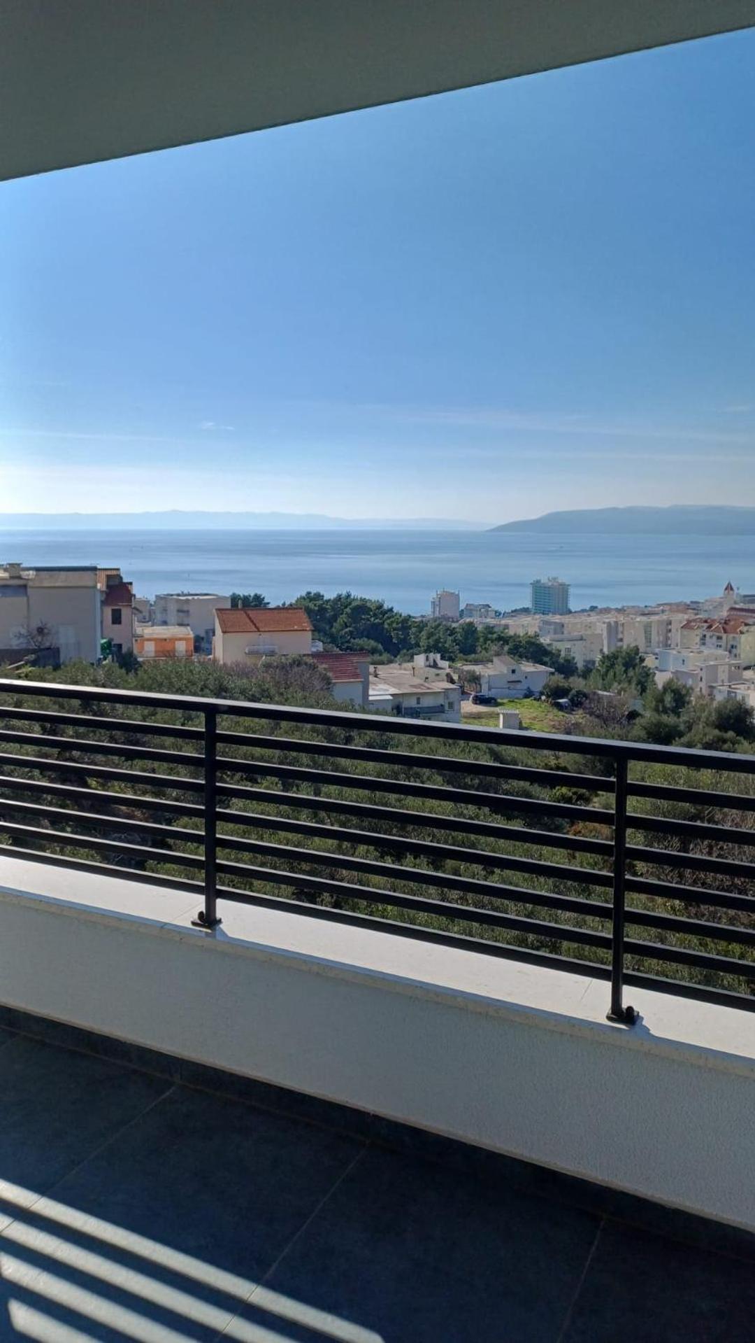 Lamar Super Views In Villa *